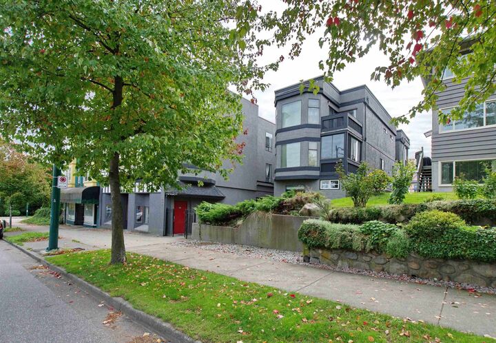 Property Photo: 862 E Broadway 2 BC V5T 1Y1