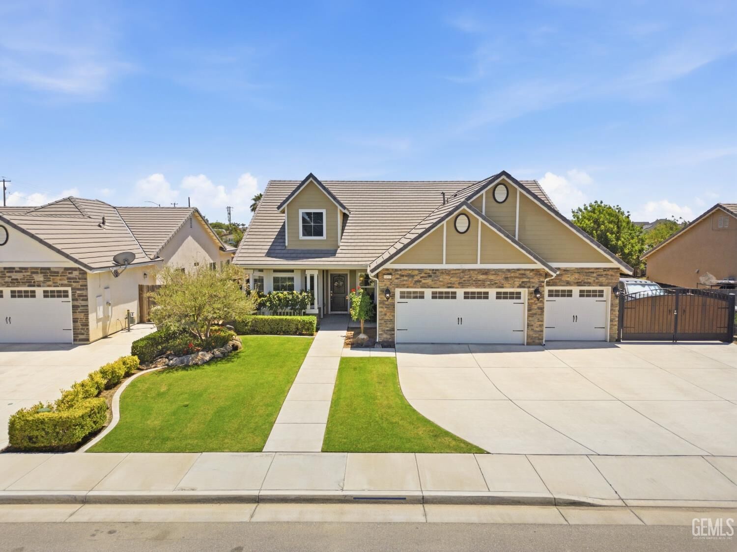 Property Photo:  14515 Southernwood Avenue  CA 93314 