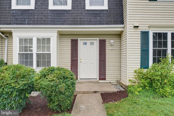 Property Photo:  1022 Copperstone Court  MD 20852 