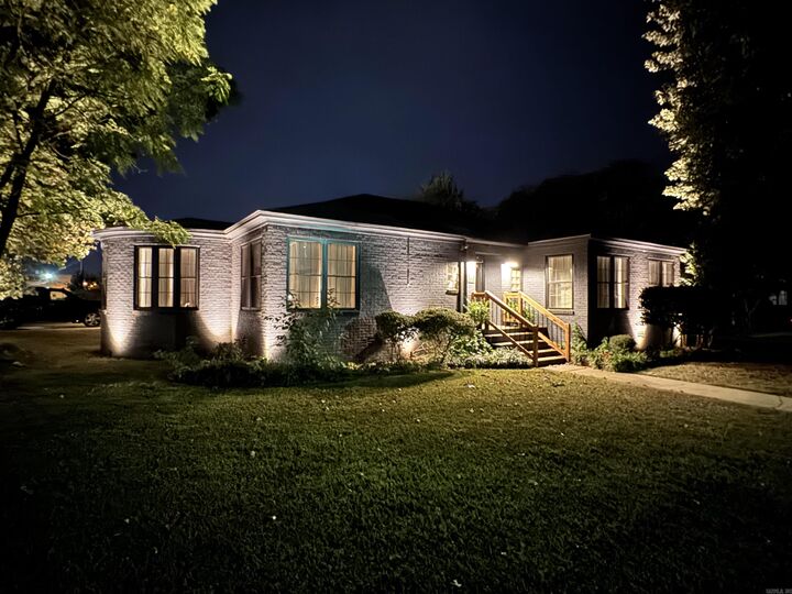 Property Photo:  201 W 8th St  AR 72801 