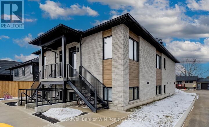 Property Photo:  440 Wellington Street East 3  ON N0G 2L2 