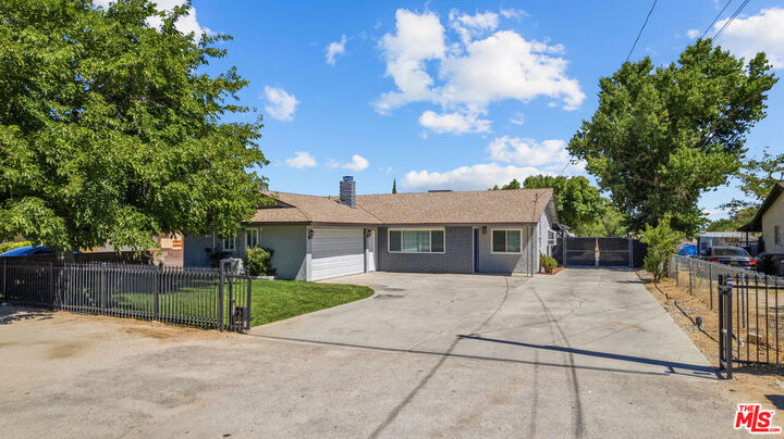 Property Photo: 3305 W Avenue L6 CA 93536