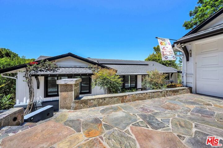 Property Photo: 4046 Murietta Ave CA 91423