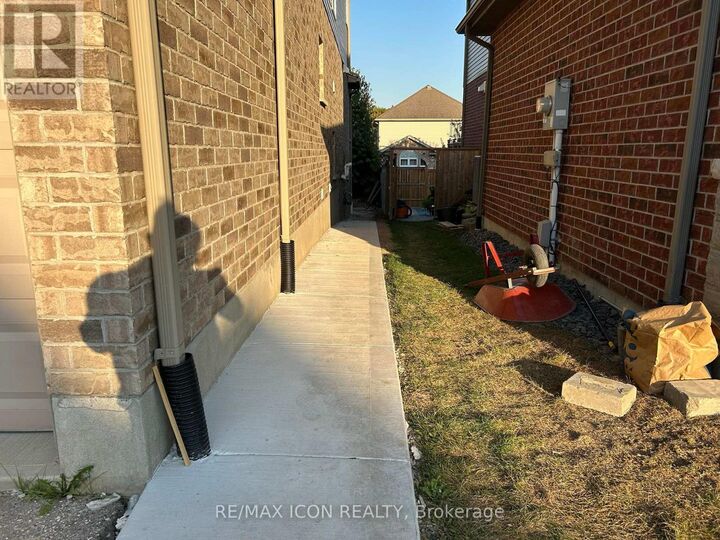 Property Photo:  846 Kettleridge Street  ON N6H 0E3 