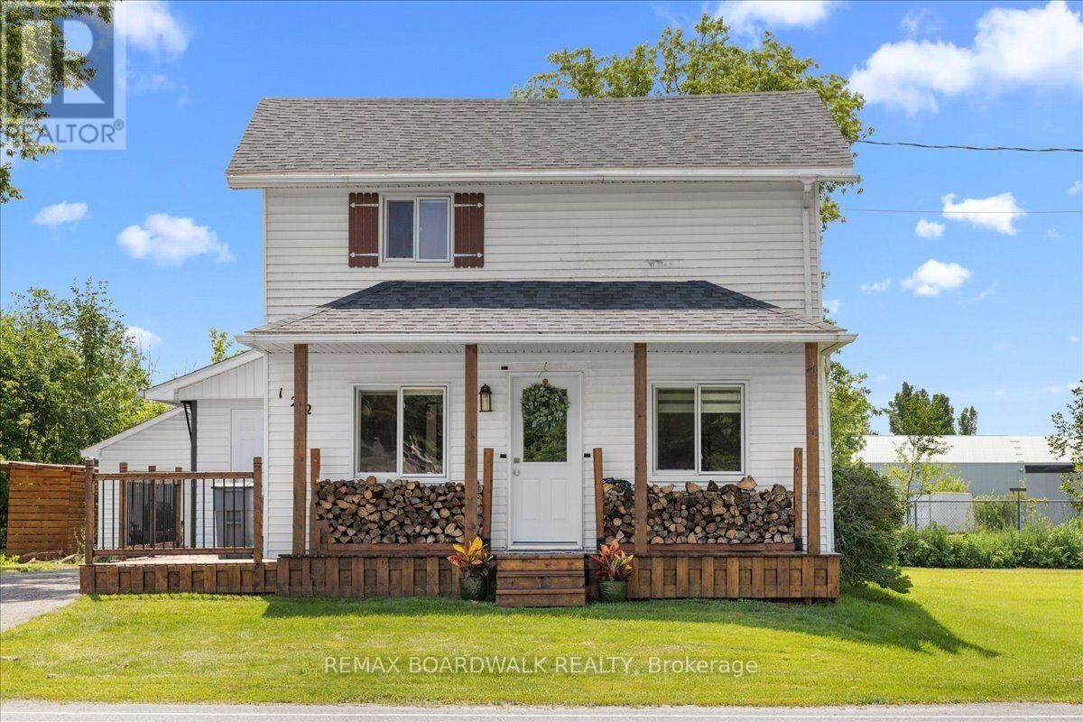Property Photo:  122 South De L'Eglise Street South  ON K0B 1N0 