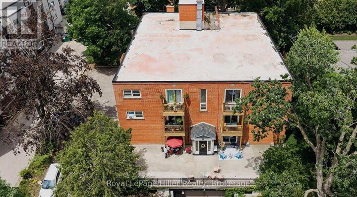98 William Street East — photo 1