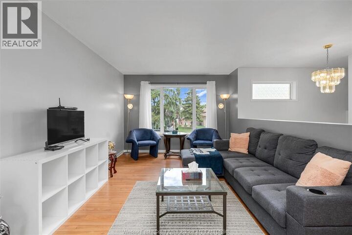 Property Photo:  2225 Longfellow Avenue  ON N9B 3J7 