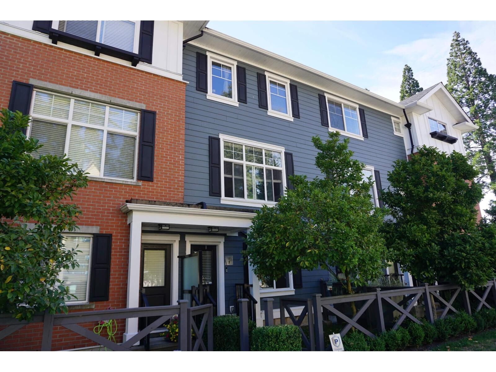 Property Photo: 16458 23A Avenue 3 BC V3Z 0L9