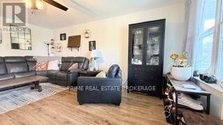 Property Photo: 102 Patience Crescent ON N6E 2L1
