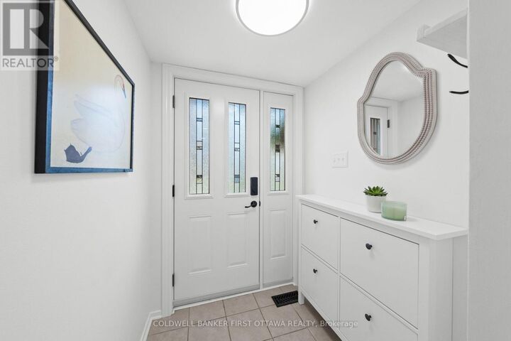 Property Photo: 34 Melville Drive ON K2J 2E9