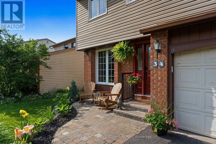 Property Photo: 34 Melville Drive ON K2J 2E9