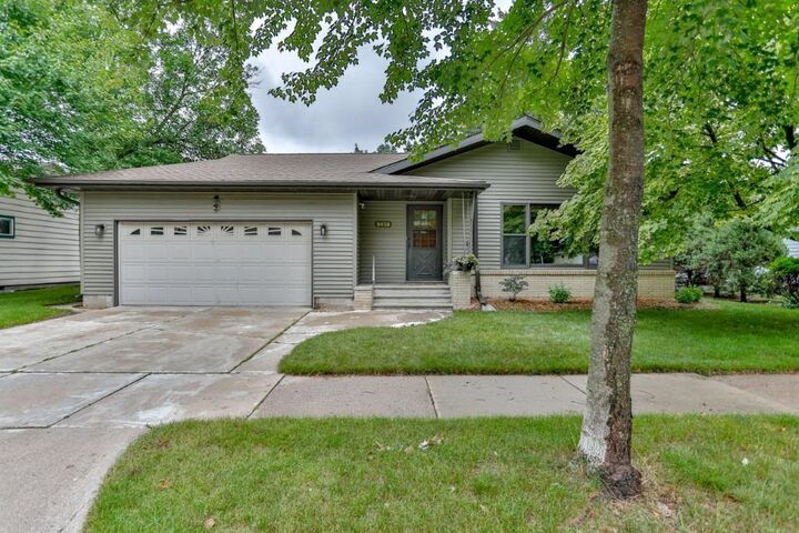 Property Photo:  2619 Oakwood Boulevard  WI 54403 