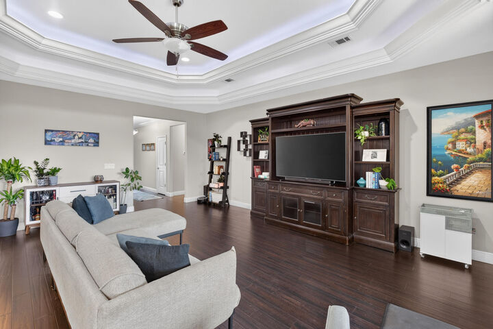 Property Photo: 2335 Cummings Drive FL 32547