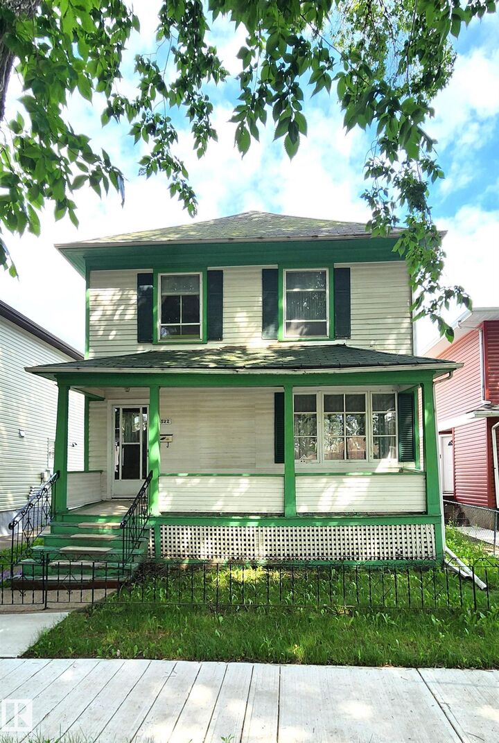 9522 110 Avenue NW — photo 1