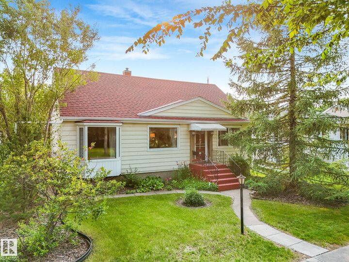 Property Photo:  11422 70 Street NW  AB T5B 1T4 