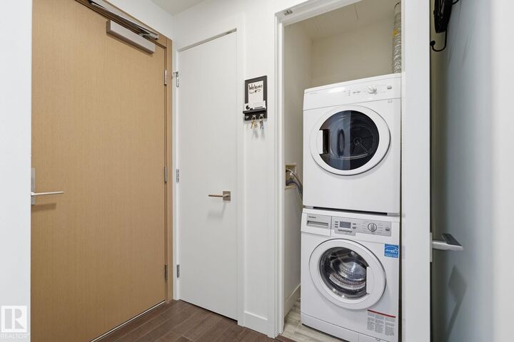 Property Photo: 10360 102 Street NW 3308 AB T6J 0G7