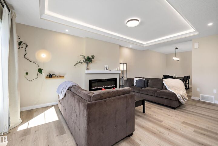 Property Photo:  7208 78 Avenue NW  AB T6B 0B9 