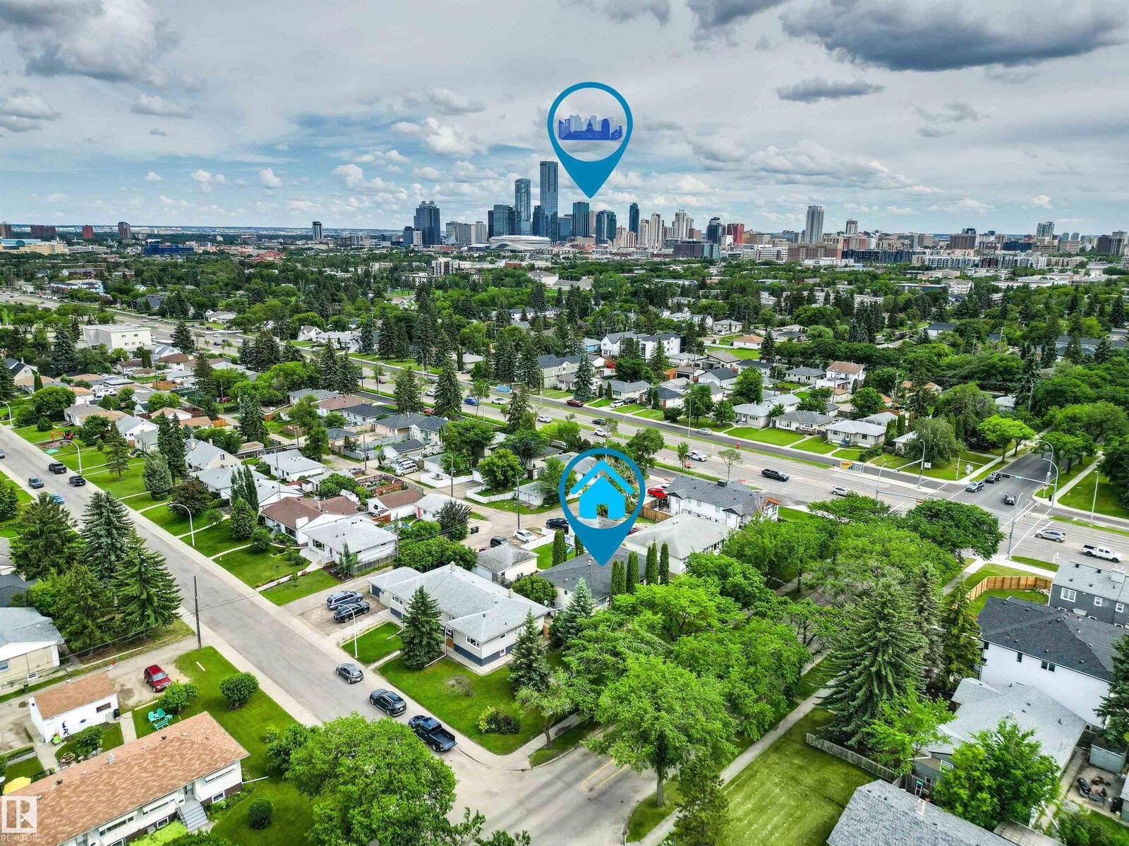 Property Photo:  11115 11117 116 Street NW  AB T5G 2V7 