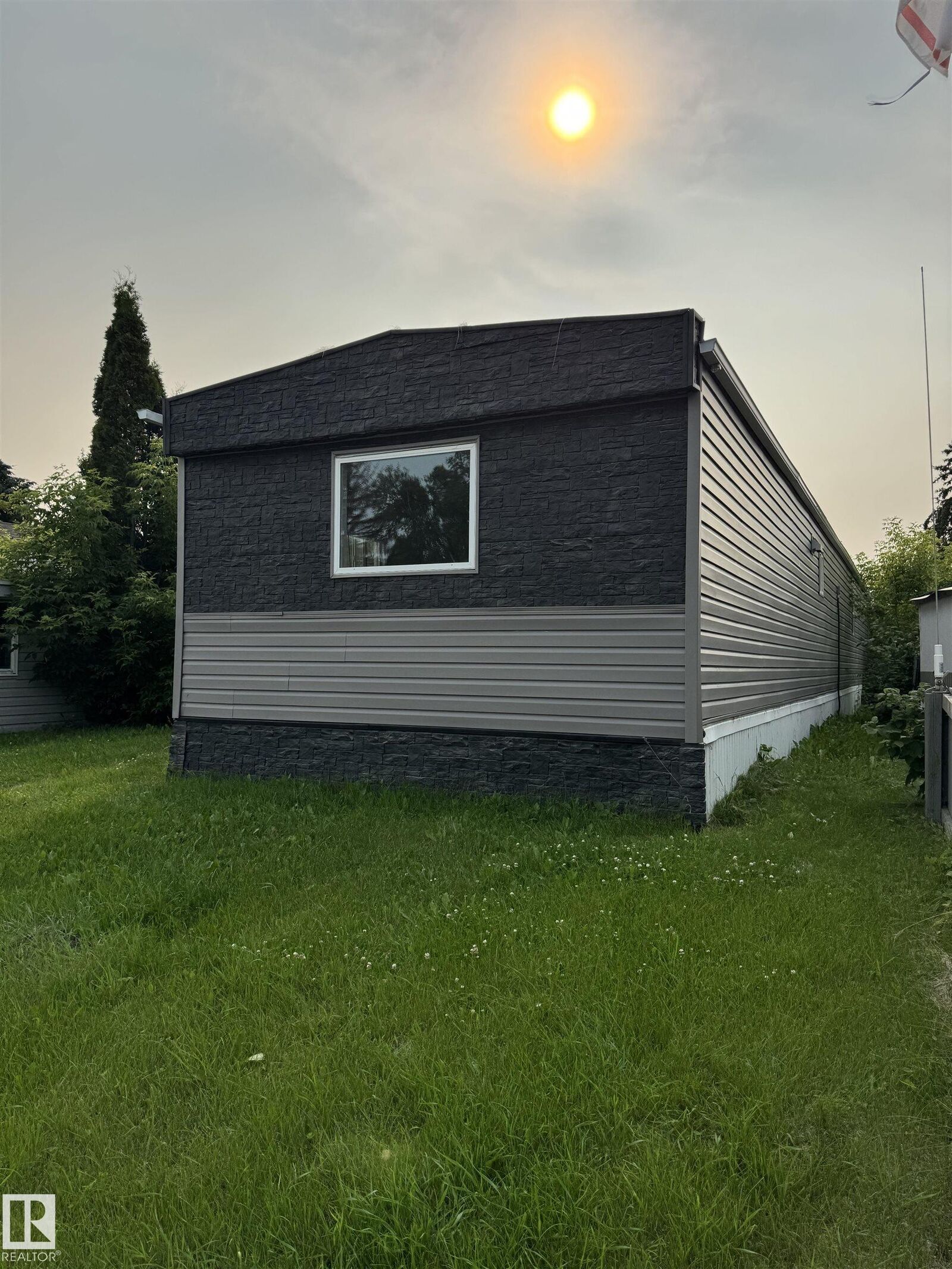 Property Photo:  543 Evergreen Street NW  AB T5Y 4M2 