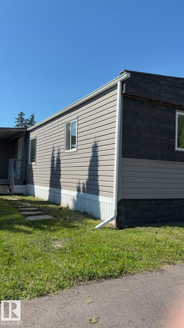 543 Evergreen Park NW — photo 1