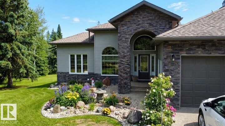 Property Photo:  #9 Pinebrook Estates  AB T0G 2J0 