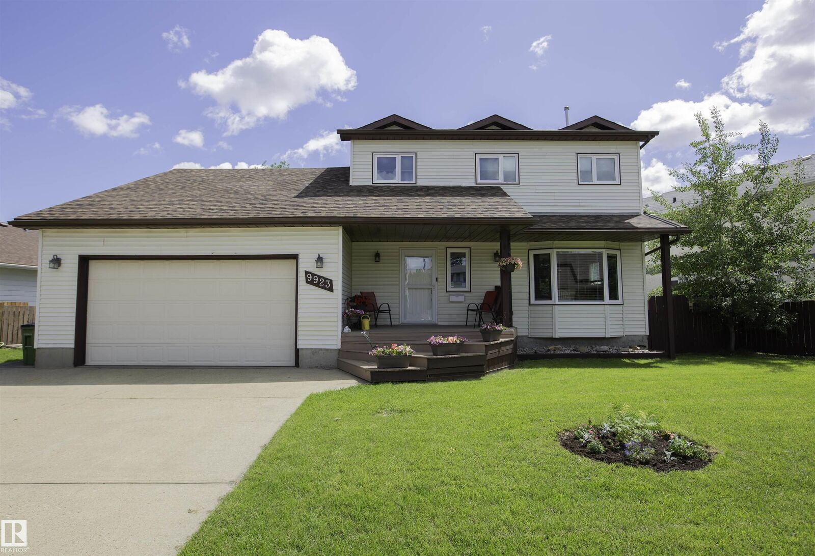Property Photo: 9923 190 Street NW AB T5T 3X2
