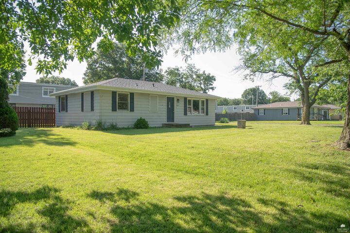 Property Photo: 2200 Northview Drive KS 66502