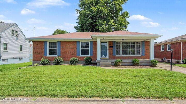Property Photo:  2709 Parklawn Dr  KY 40217 