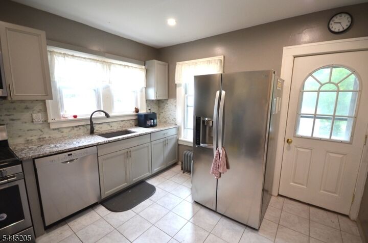 Property Photo:  613 Ripley Pl  NJ 07090 
