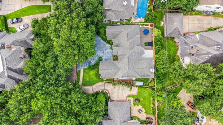 Property Photo: 1606 Clearwater Creek Drive TX 77478