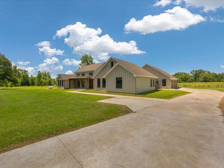 Property Photo: 176 Royce Oliver Road TX 75904