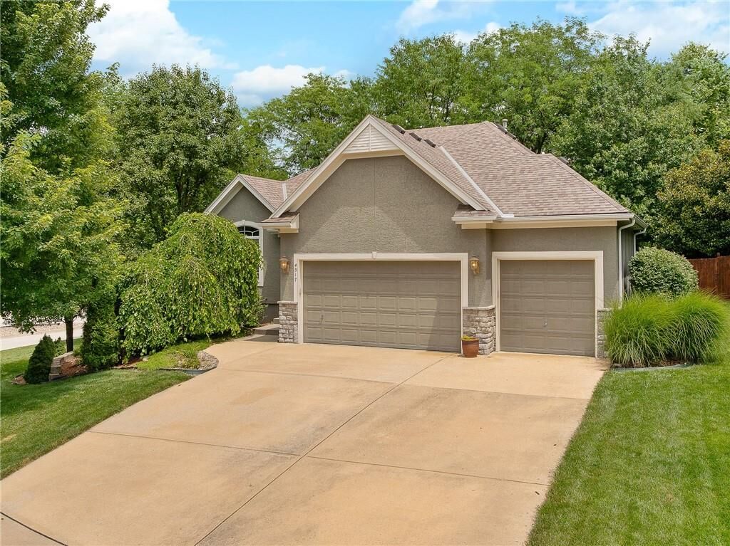 Property Photo: 4517 N 110th Street KS 66109