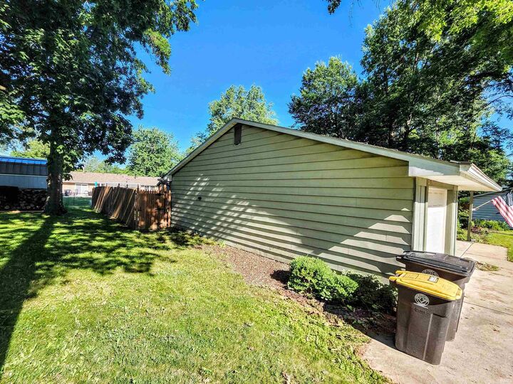 Property Photo:  6913 Woodtrail Court  IN 46835-1806 