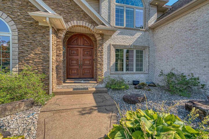Property Photo:  2500 Oak Bend Place  IN 47630 