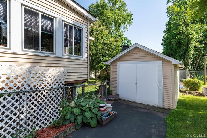Property Photo:  119 Rombout Avenue  NY 12508 