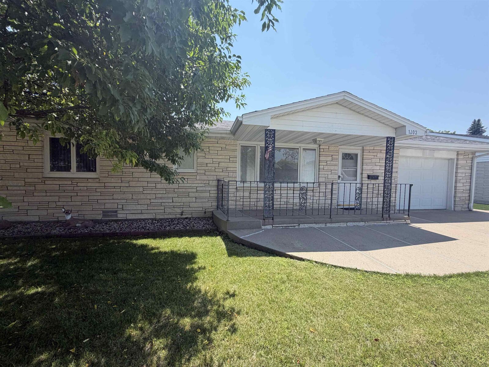 Property Photo: 1202 Bel Aire Rd. NE 69101