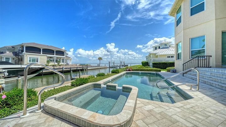 Property Photo:  657 Halyard Lane  FL 34228 