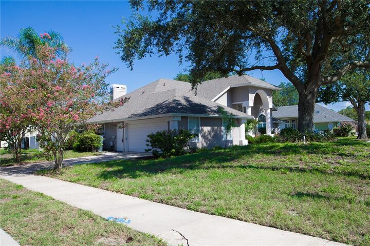 Property Photo:  1908 Cyril Court  FL 32792 