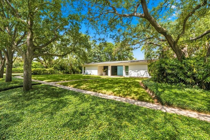 Property Photo:  10502 Sago Road  FL 33618 