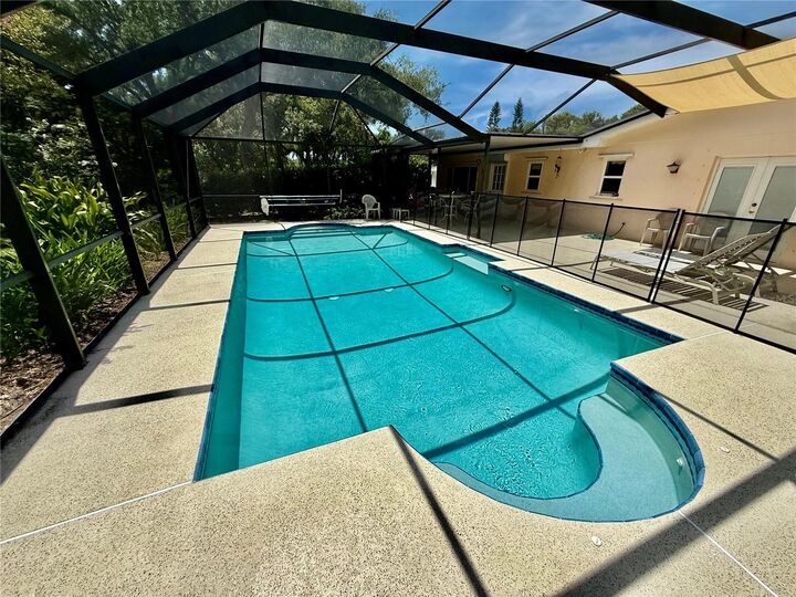 Property Photo: 918 Bay Breeze Terrace FL 33770