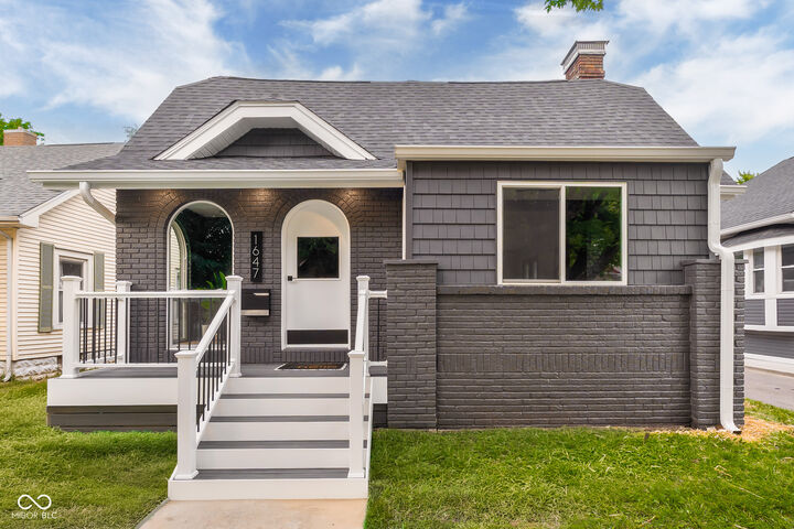 Property Photo:  1647 Washington Street  IN 47201 