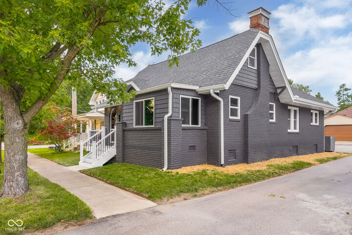Property Photo: 1647 Washington Street IN 47201