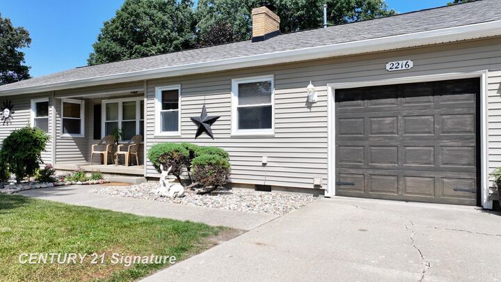 Property Photo:  2216 Cashin Street  MI 48509-1142 