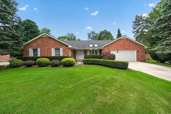 Property Photo: 8800 Mary Ann Avenue MI 48317