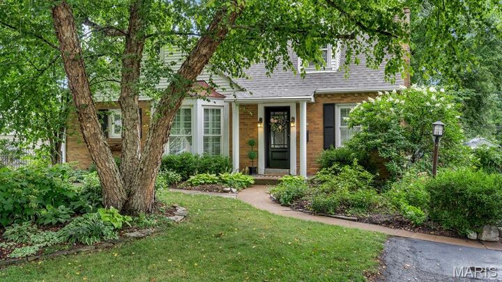Property Photo:  1439 S Elm Avenue  MO 63119 