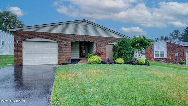 Property Photo:  7 Lakeview Drive  NJ 07746 