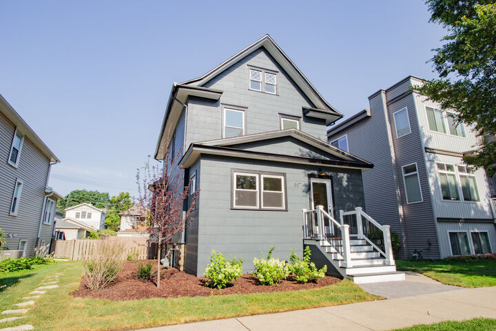 Property Photo:  807 S Taylor Avenue  IL 60304 