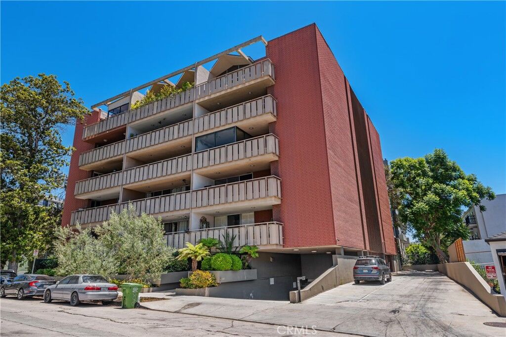 Property Photo:  11044 Ophir 403  CA 90024 