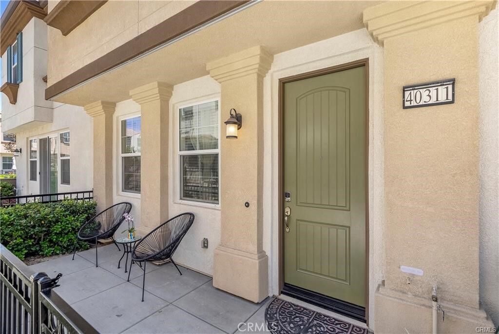 Property Photo:  40311 Calle Real  CA 92563 