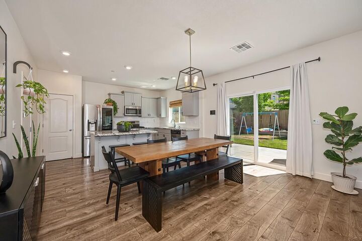 Property Photo: 4024 Fairgrove Lane CA 95747
